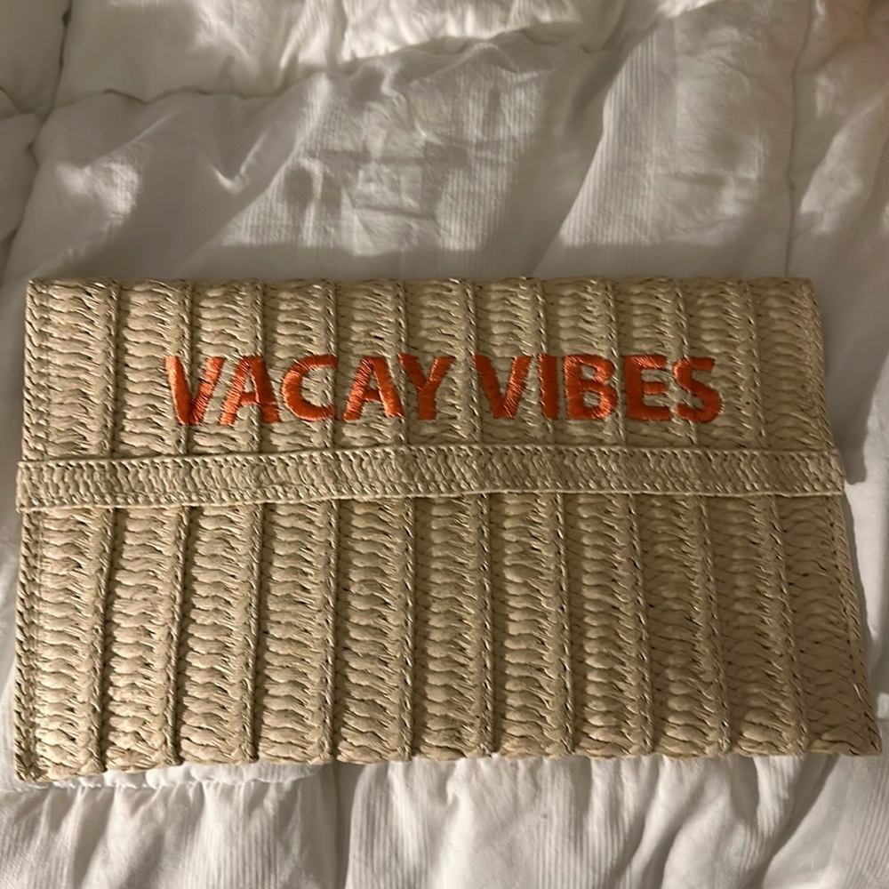 Vacay vibes clutch